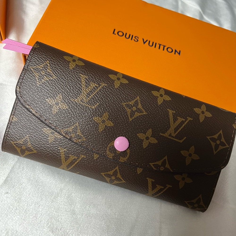Pink monogram wallet - Picture 3 of 5